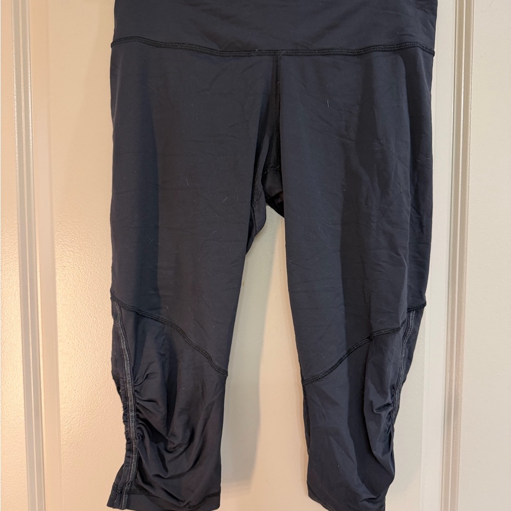 lululemon athletica Black Cropped Leggings Size 8